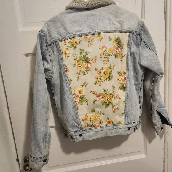 Levi's Sherpa Jean Jacket - Picture 3 of 4